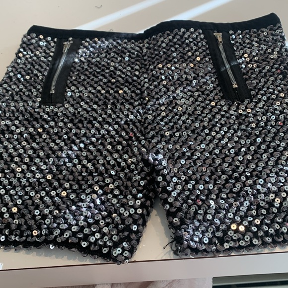 Black and silver sequin shorts two zippers in front stretchy - Picture 2 of 3